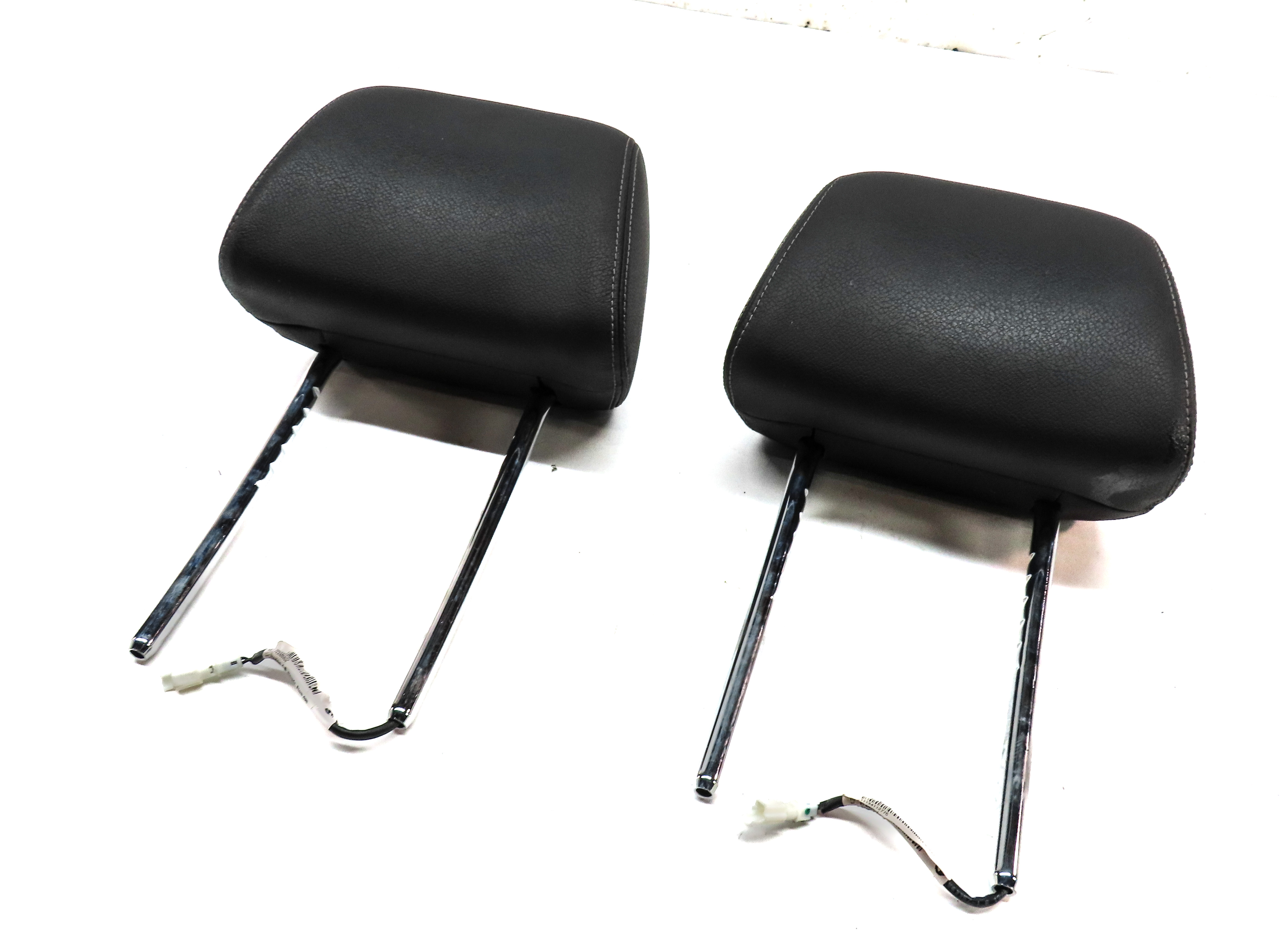 11-17 BMW X3 (F25) FRONT LEFT & RIGHT COMFORT SEAT HEADREST SET 2 (Black) — exact item pictured
